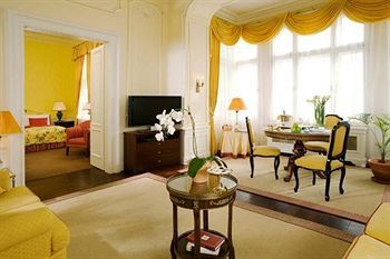Le-palais-hotel4.jpg