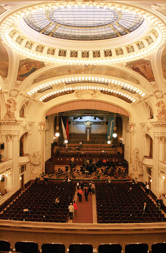 Prague_Municipal_Smetana_Hall.jpg